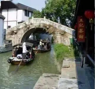 探秘蜗牛问答平台,解疑答惑尽在结婚多年的夫妻,还会接吻吗?